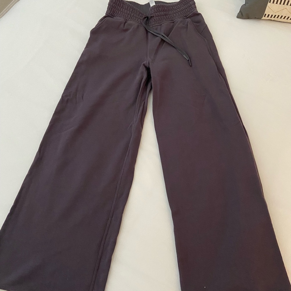 Lululemon wide leg sweatpants with pockets